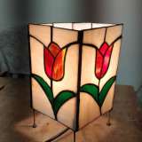 standing-tulip-bedside-lamp-stained-glass