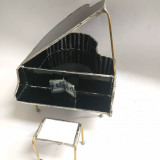 the-piano-stained-glass