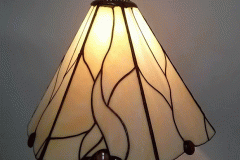 tiffany-table-lamp-off-white